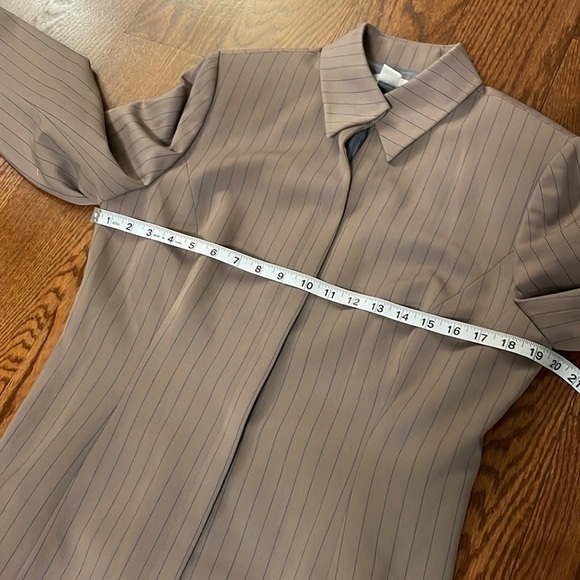 DONNA GRAY women’s blue pin stripe on taupe blazer hidden 3 button down flap 10 - Picture 10 of 12